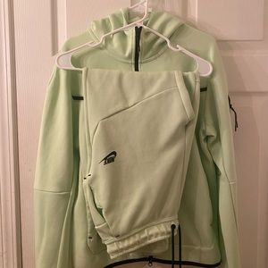 Nike Tech Sweatsuit